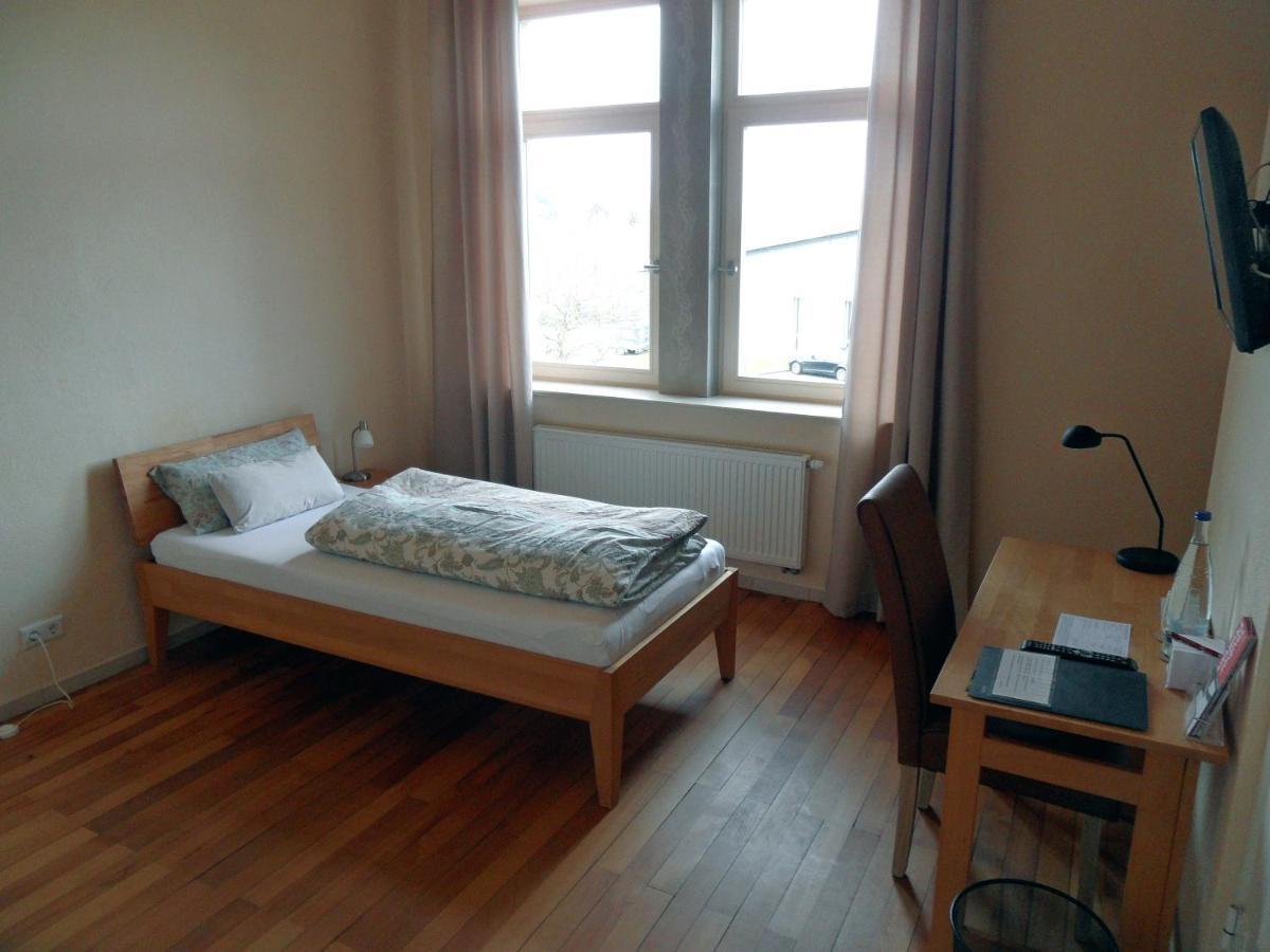 Im Bahnhof - Gaestezimmer - Weikersheim Luaran gambar